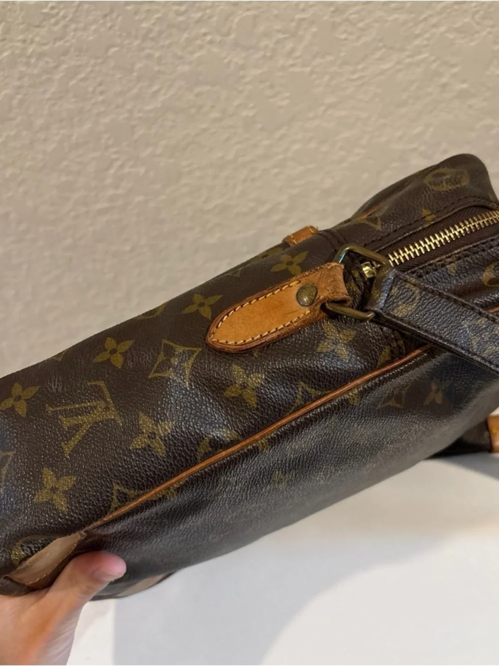 Louis Vuitton MM Danube Monogram Shoulder Bag - Picture 6 of 14